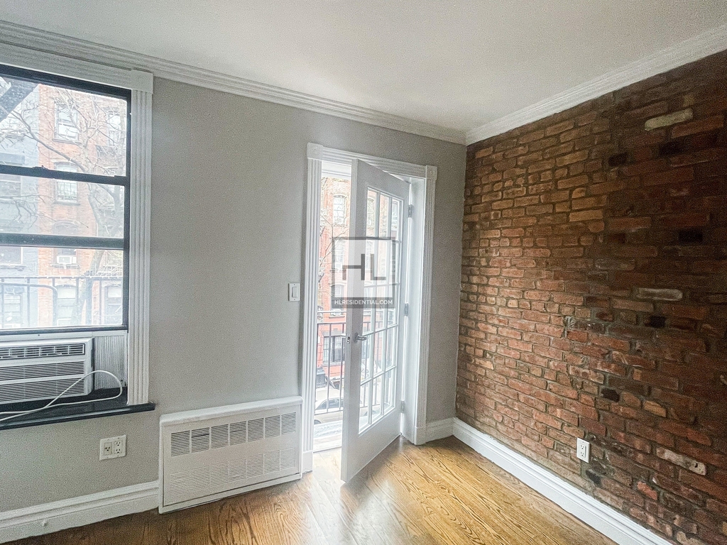 East 5 Street - Photo 5