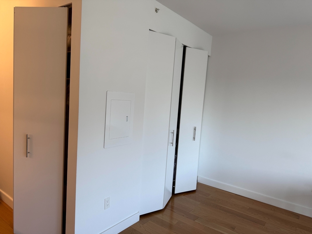 606 West 57th Street - Photo 10
