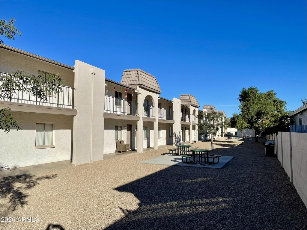 1222 E Mountain View Road - Photo 15