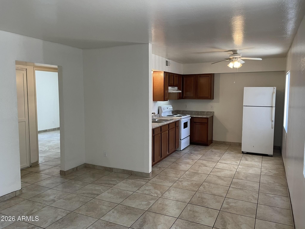1222 E Mountain View Road - Photo 1