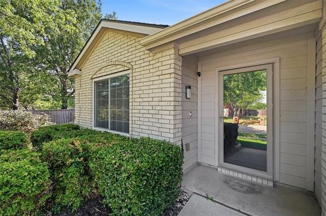 2304 Pheasant Run - Photo 2