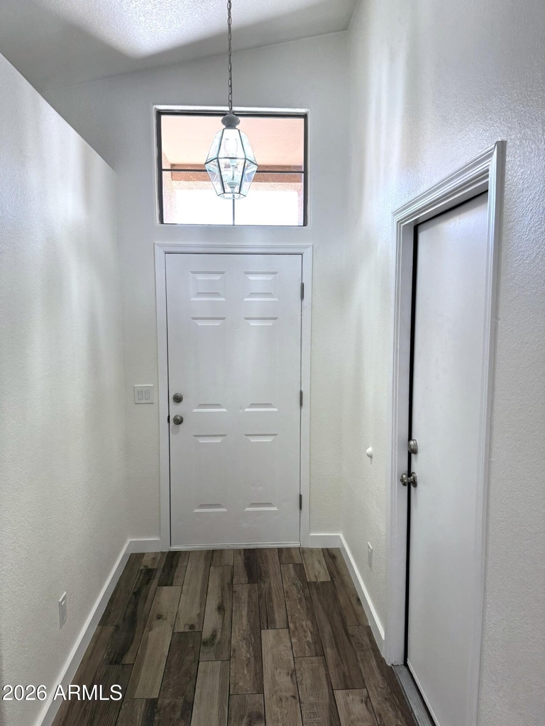 12710 W Ash Street - Photo 1