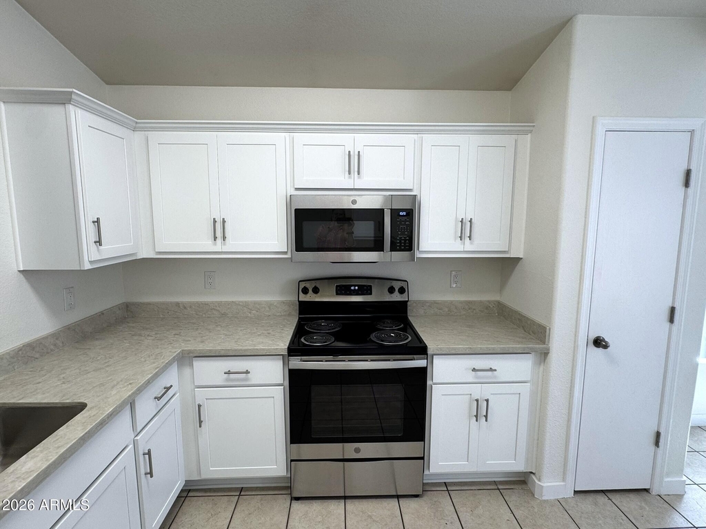 12710 W Ash Street - Photo 2