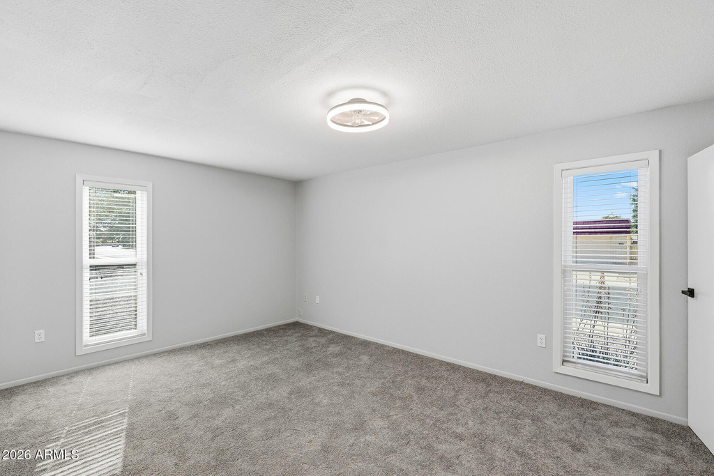 16817 N Meadow Park Drive - Photo 4