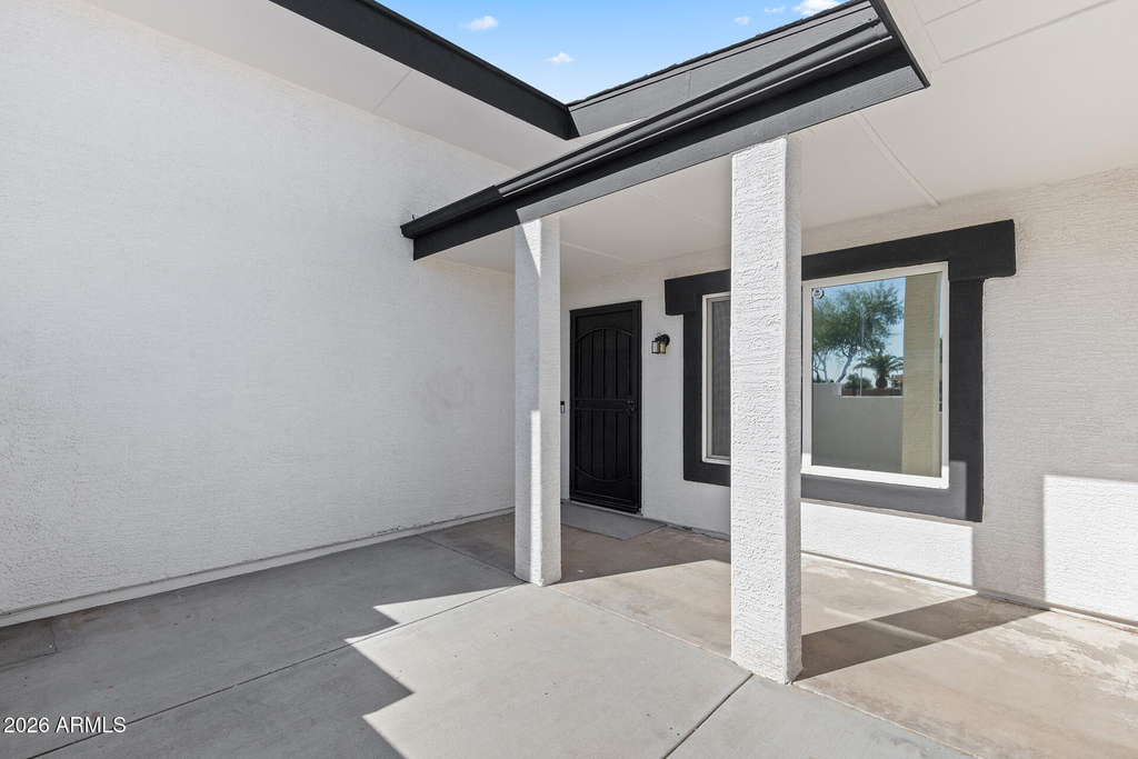 16817 N Meadow Park Drive - Photo 2