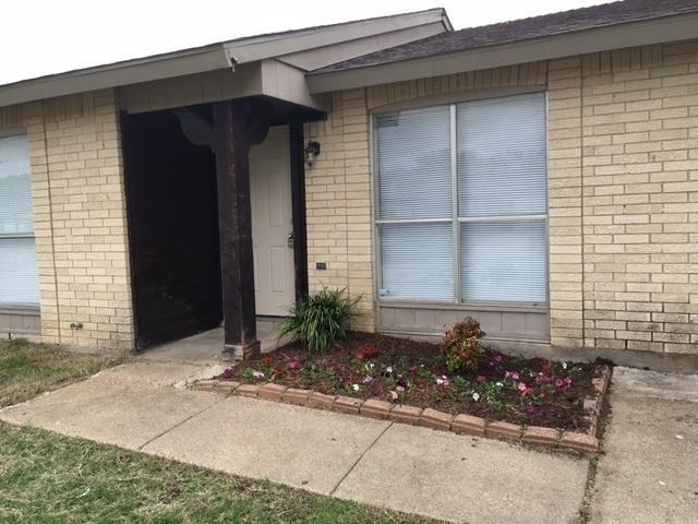 1413 Eagle Pass Drive - Photo 1