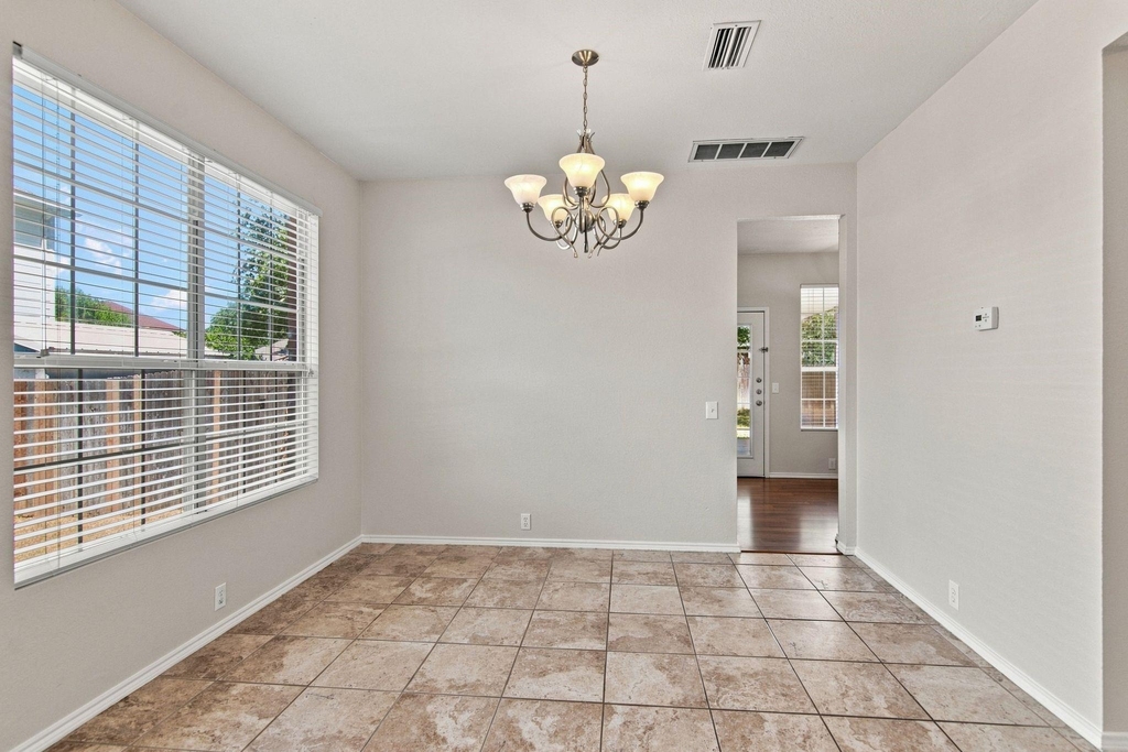 7212 Crabtree Lane - Photo 9