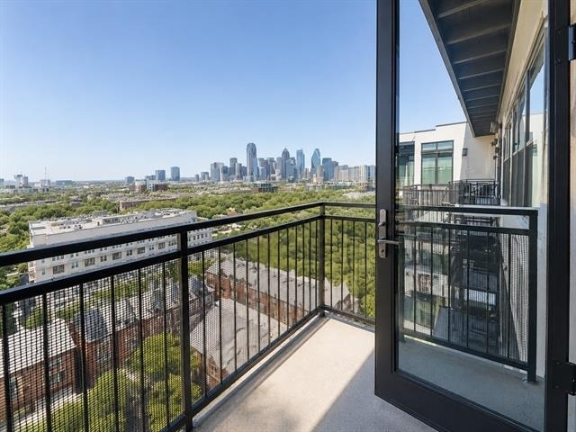 3330 Oak Grove Avenue - Photo 15