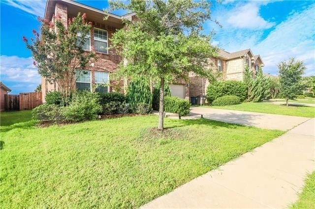 2324 Cavalry Drive - Photo 2