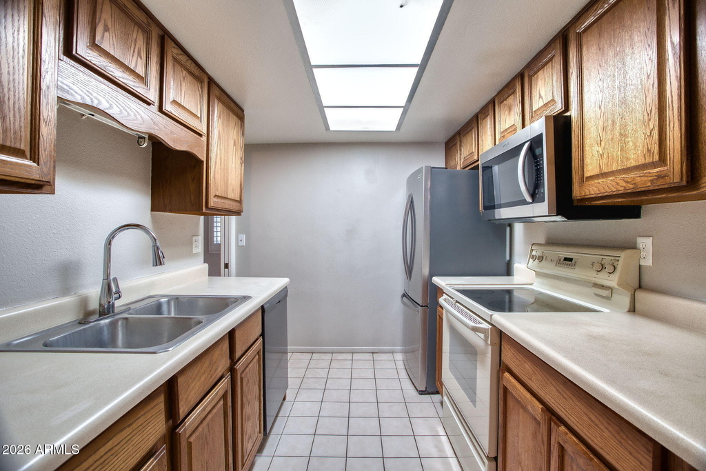 1907 W Belmont Avenue - Photo 9