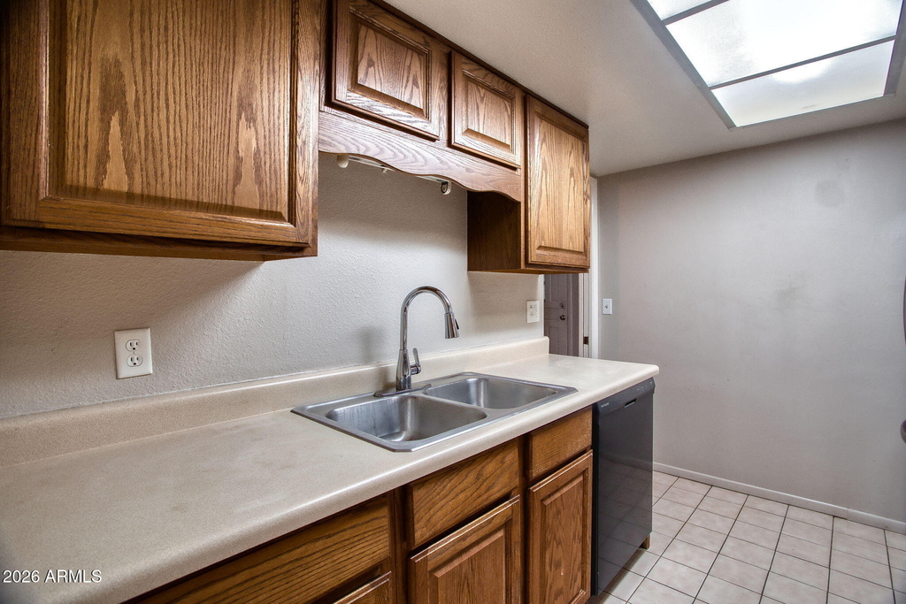 1907 W Belmont Avenue - Photo 11