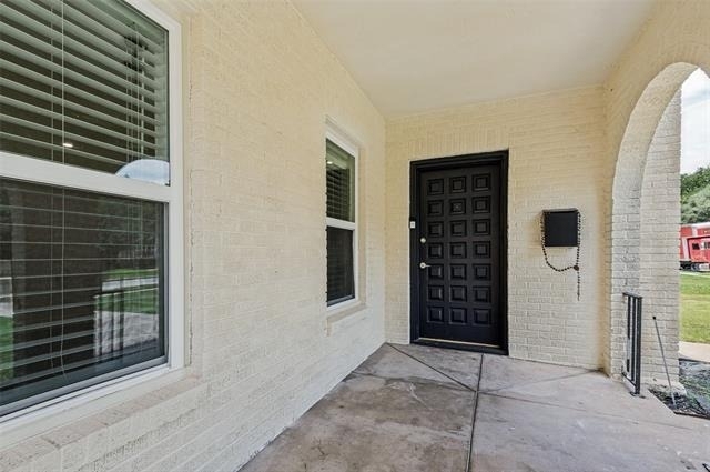 4425 Emerson Avenue - Photo 2
