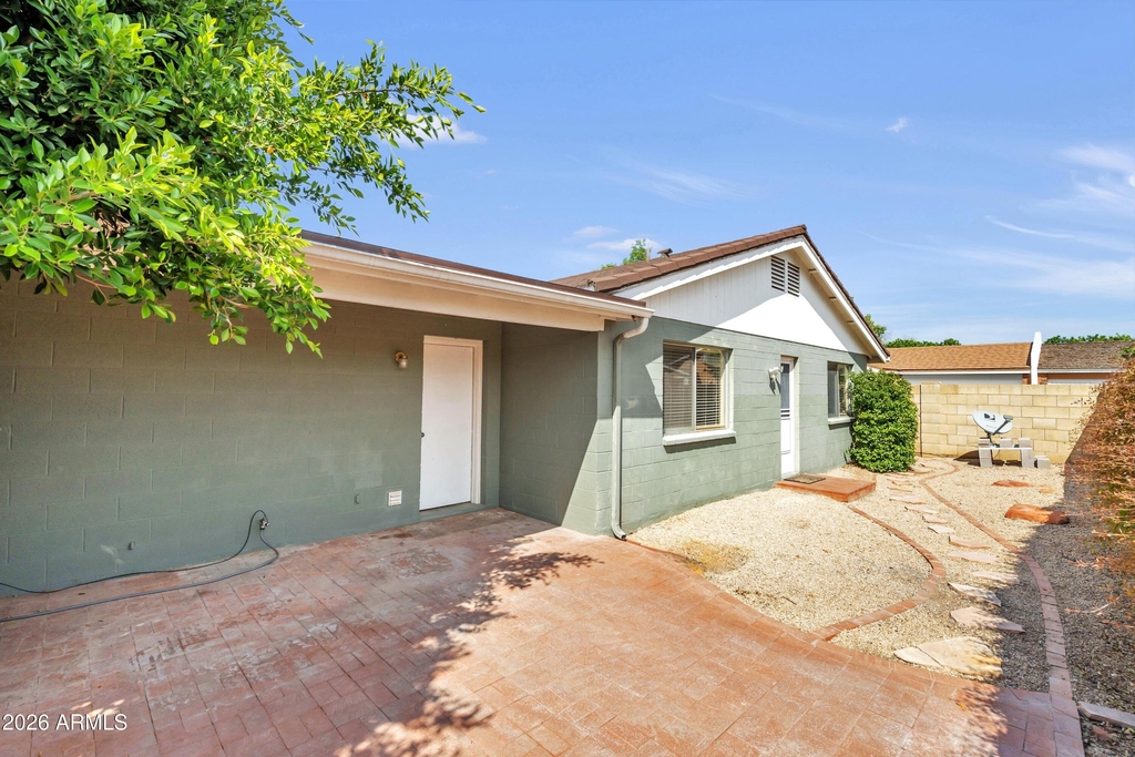229 E Anderson Avenue E - Photo 2