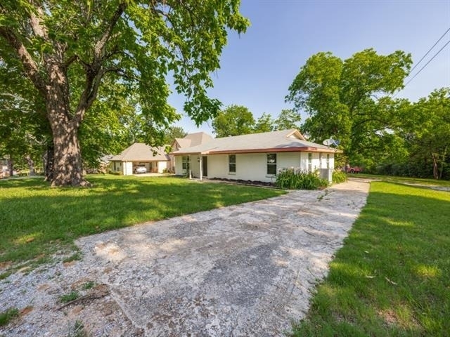 1225 W Hanna Street - Photo 0