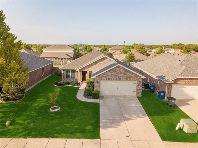 325 Crosscreek Drive - Photo 2