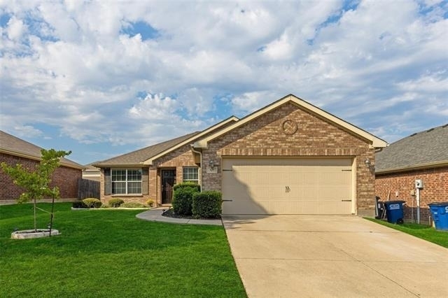 325 Crosscreek Drive - Photo 0