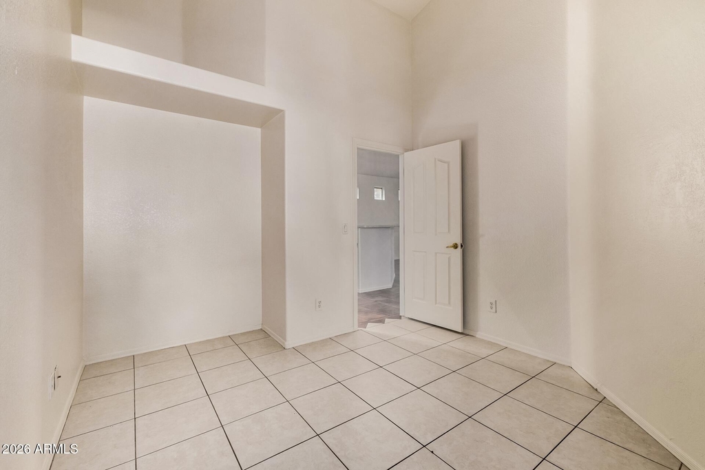 2205 S Harper -- - Photo 17