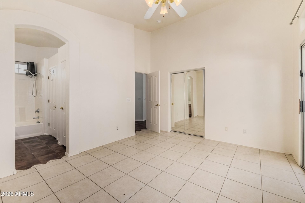 2205 S Harper -- - Photo 18
