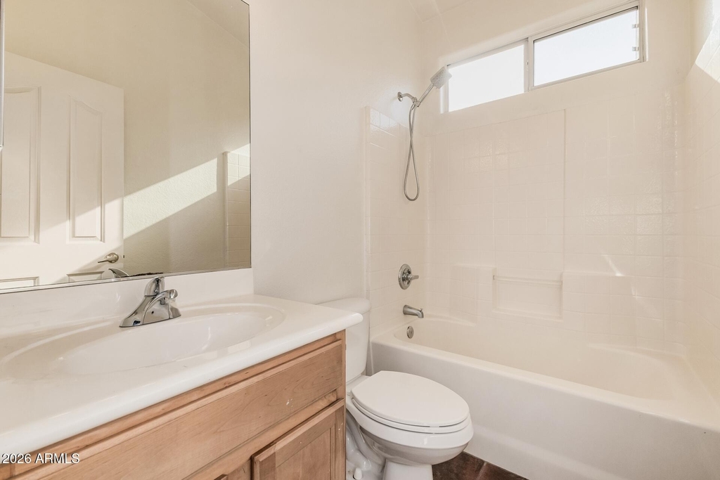 2205 S Harper -- - Photo 22
