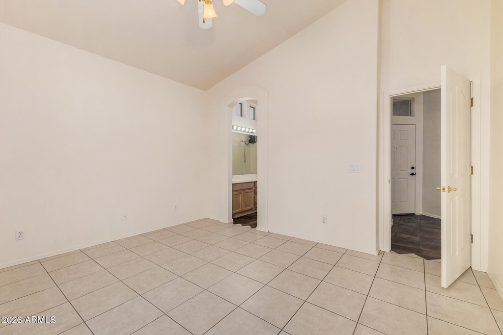 2205 S Harper -- - Photo 19
