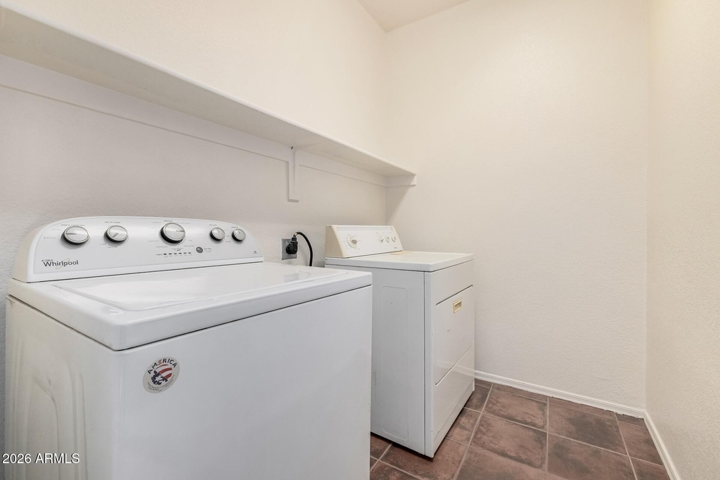 2205 S Harper -- - Photo 23