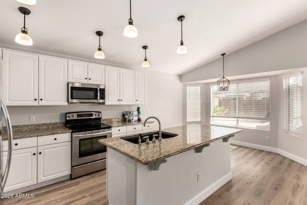 22027 N 73rd Avenue - Photo 4