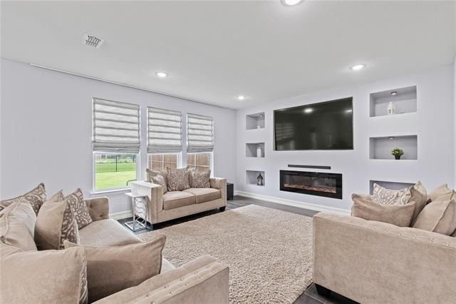 913 Adelyn Street - Photo 3