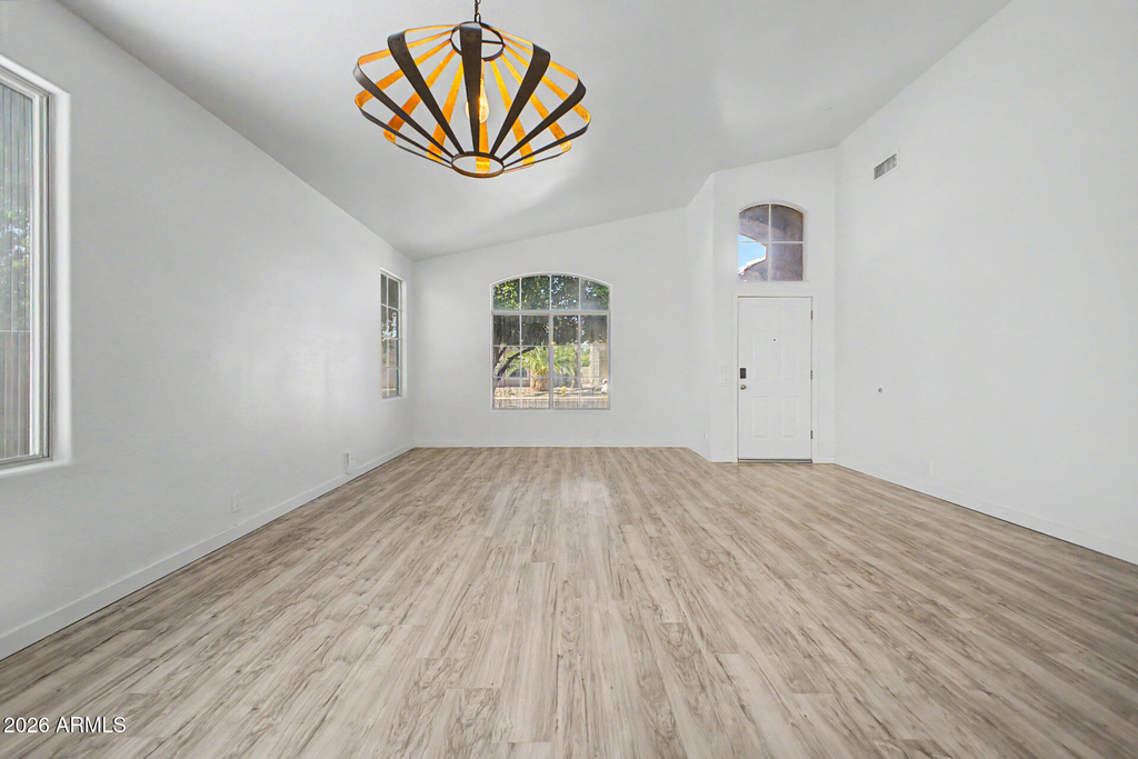 7251 E Lakeview Avenue - Photo 5