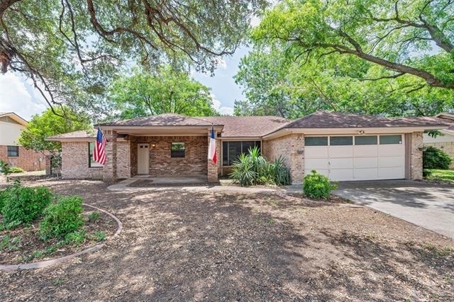 1017 Meadowlark Lane - Photo 0