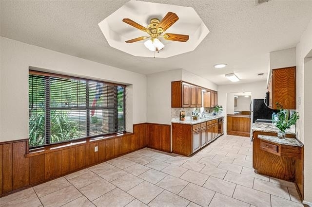 1017 Meadowlark Lane - Photo 3