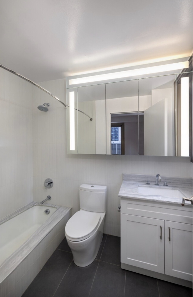 West 55th Street - Photo 6