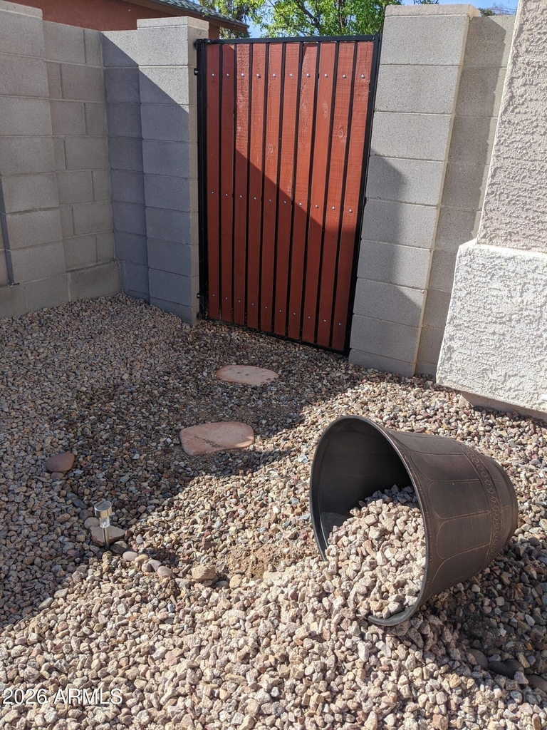 2536 E Mcarthur Drive - Photo 22