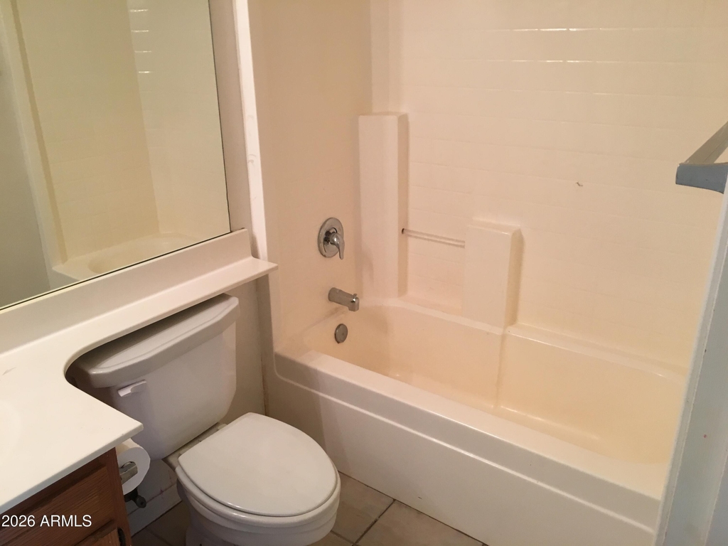 2536 E Mcarthur Drive - Photo 1