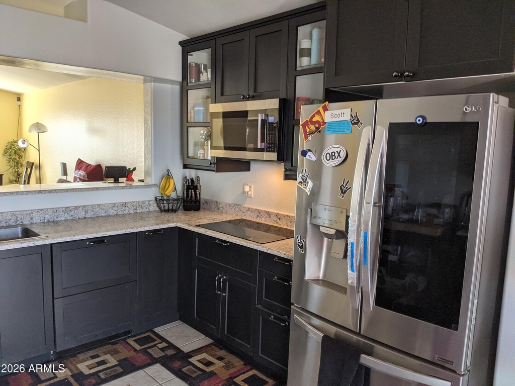 2536 E Mcarthur Drive - Photo 2