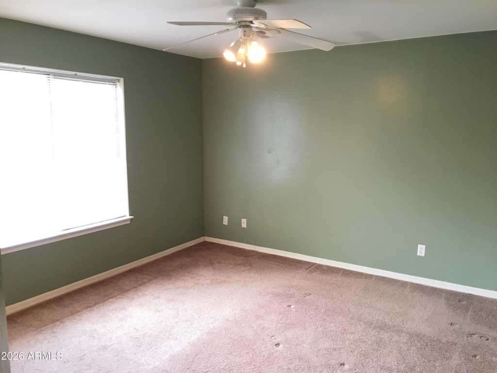 2536 E Mcarthur Drive - Photo 15