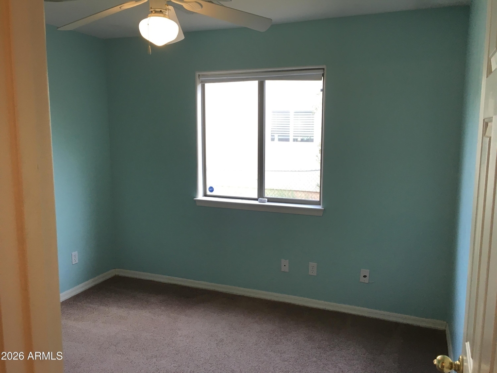 2536 E Mcarthur Drive - Photo 17
