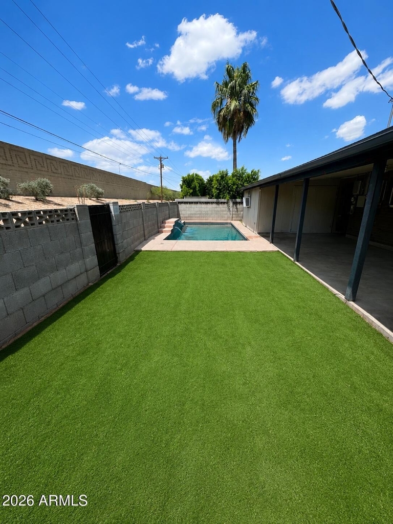 1243 E Riviera Drive - Photo 4
