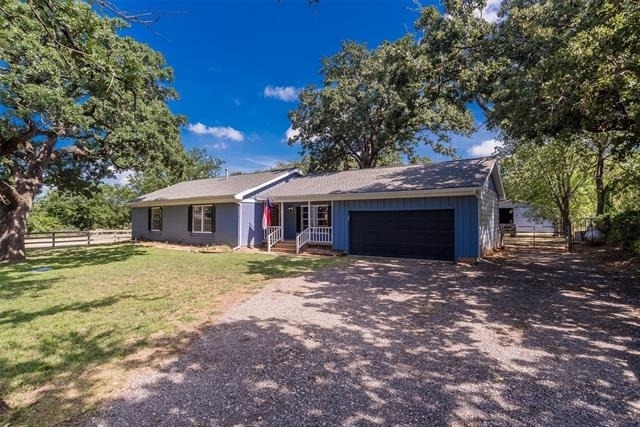 1403 Harpole Road E - Photo 1
