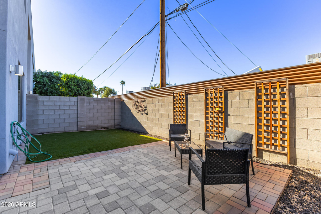 2740 E Roma Avenue - Photo 42