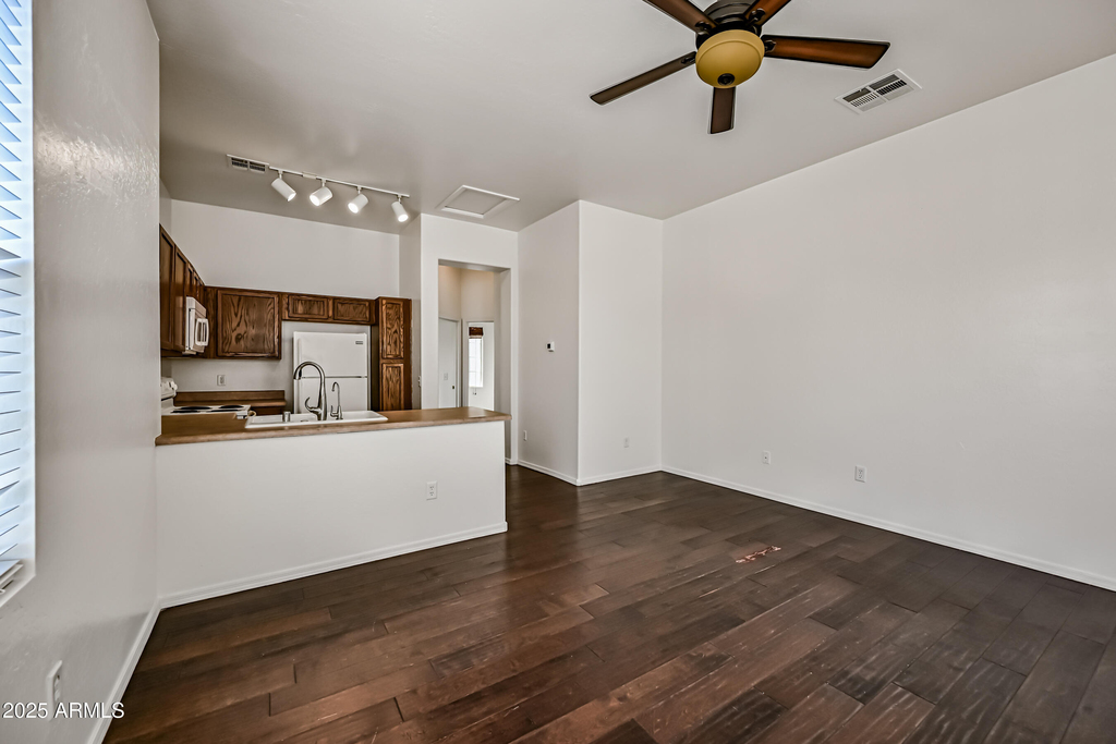 9233 E Neville Avenue - Photo 5