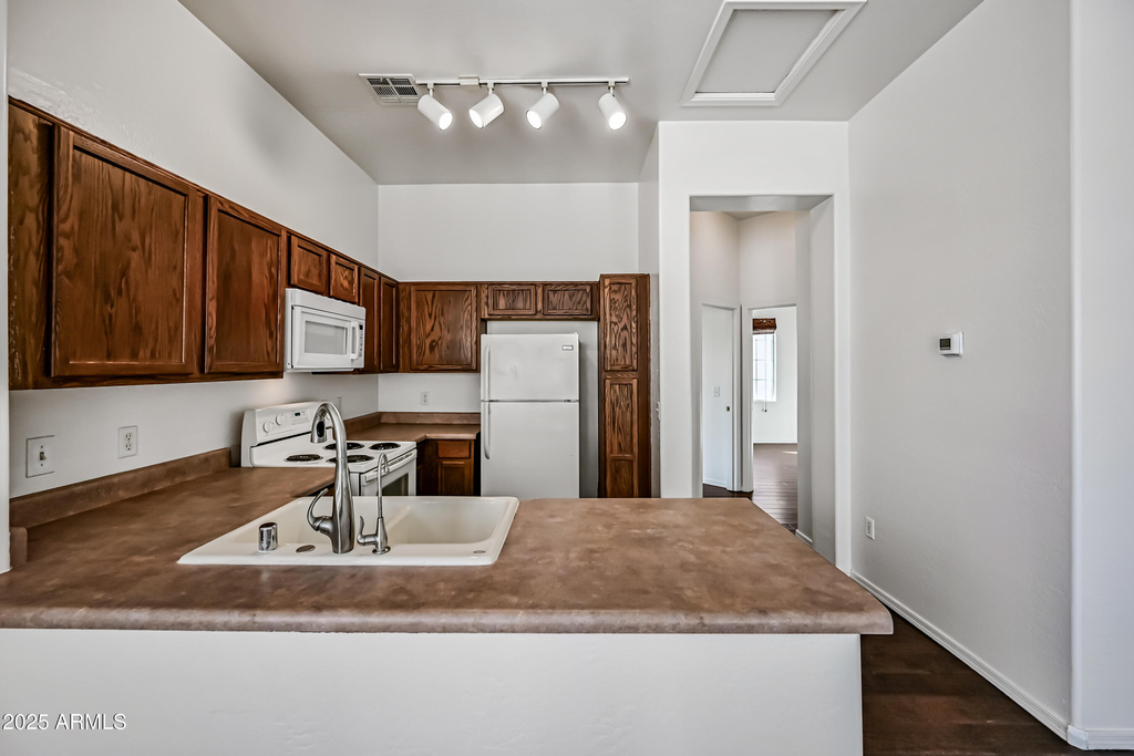 9233 E Neville Avenue - Photo 9