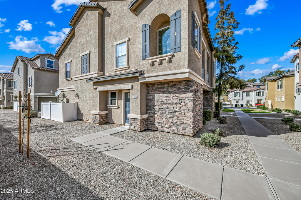 9233 E Neville Avenue - Photo 0