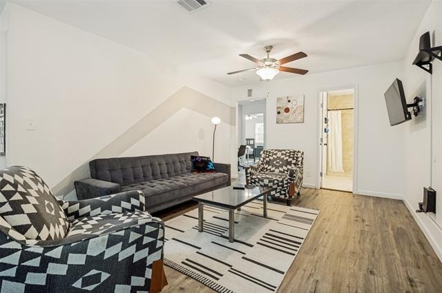 2214 Pine Street - Photo 3