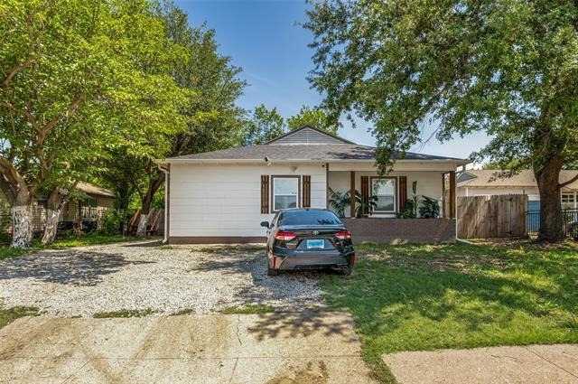 2214 Pine Street - Photo 2