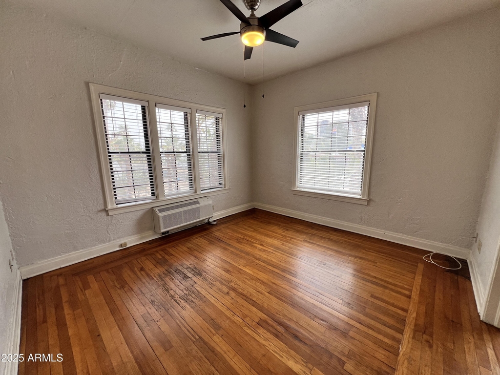 902 E Palm Lane - Photo 5