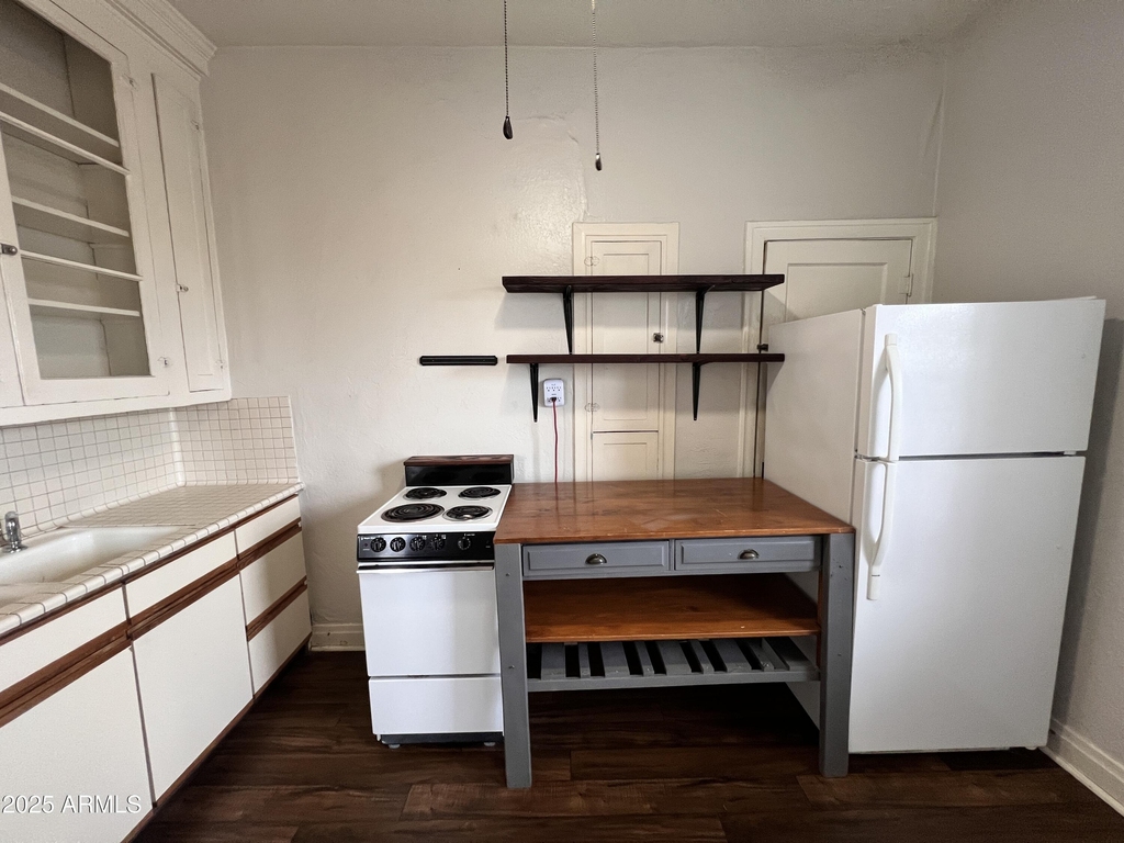 902 E Palm Lane - Photo 2