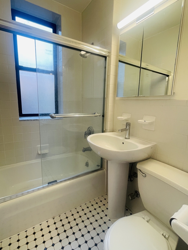 200 Riverside Drive - Photo 5