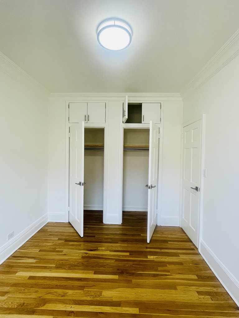 200 Riverside Drive - Photo 4