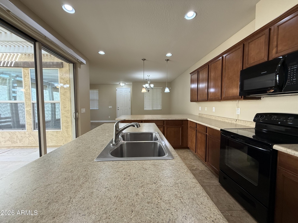 9020 W Nicolet Avenue - Photo 10