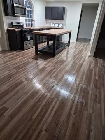 1404 N Bradley Street - Photo 1